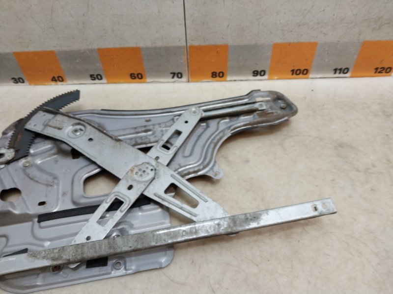 Стеклоподъемник электр. передний правый