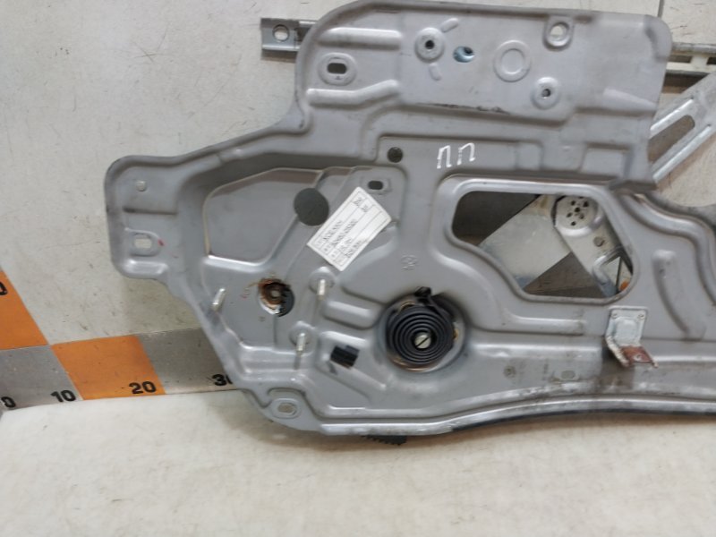 Стеклоподъемник электр. передний правый