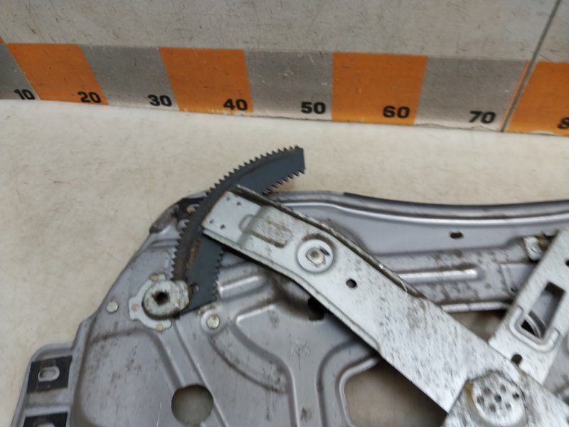 Стеклоподъемник электр. передний правый