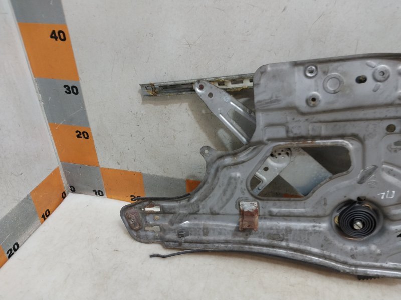 Стеклоподъемник электр. передний левый