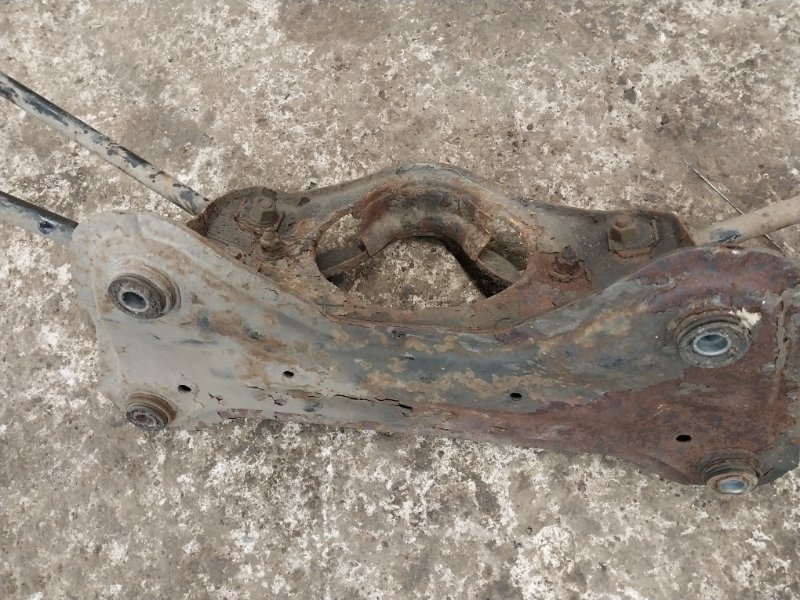 Балка задняя