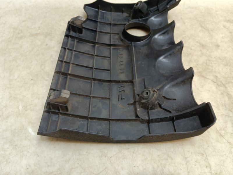 Крышка двигателя