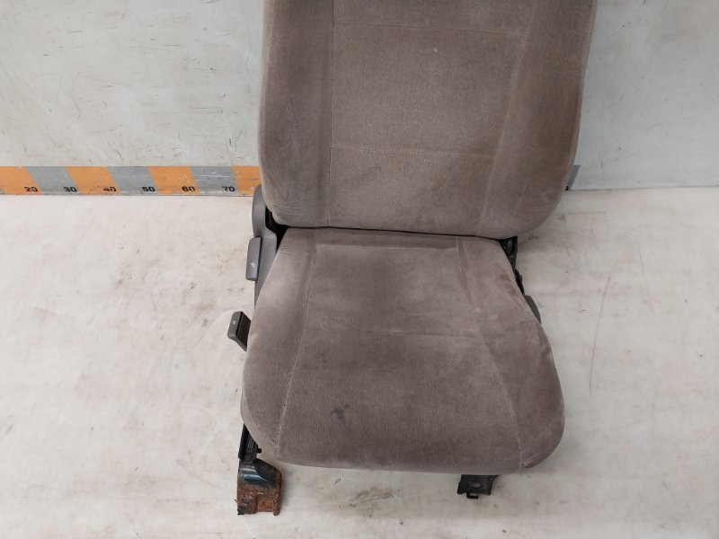 Сиденье переднее правое