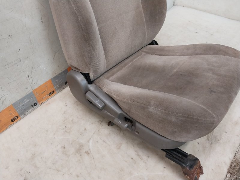 Сиденье переднее правое