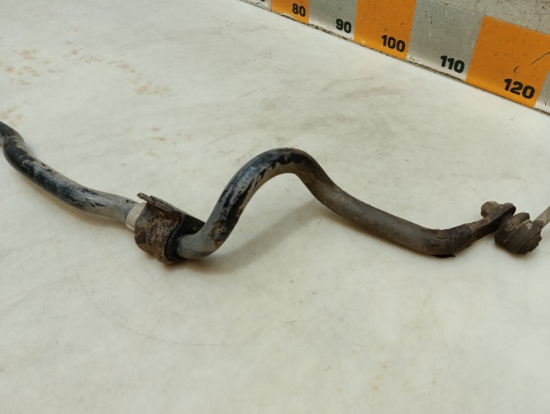 Стабилизатор передний