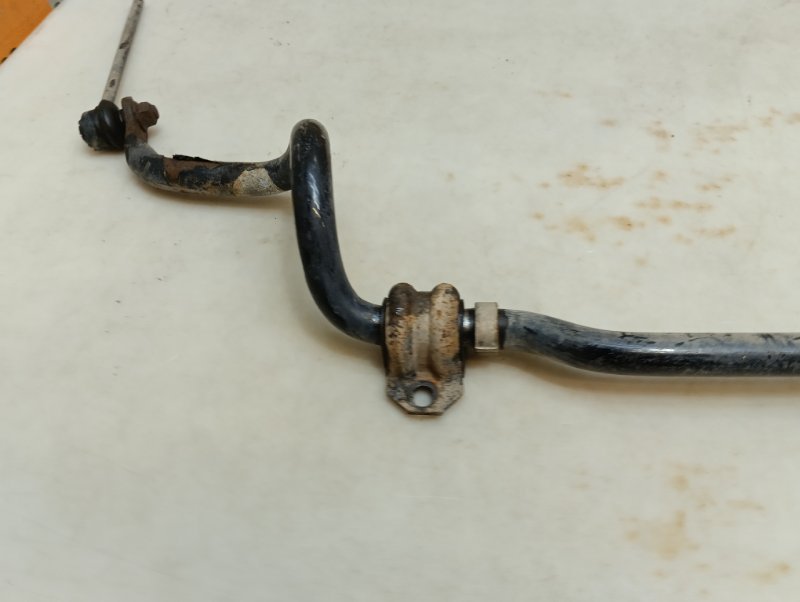 Стабилизатор передний