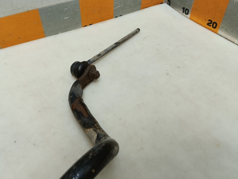 Стабилизатор передний