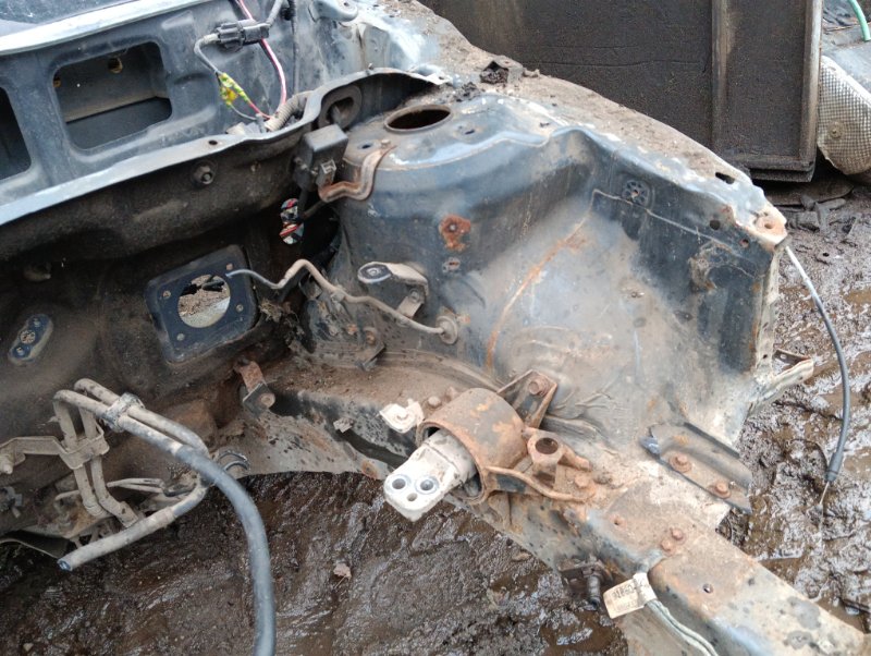 Кузовной элемент