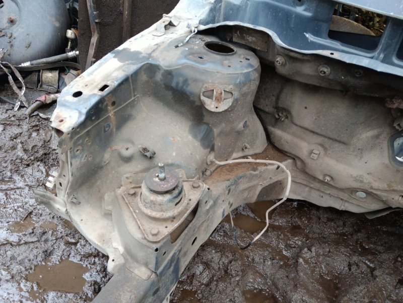 Кузовной элемент