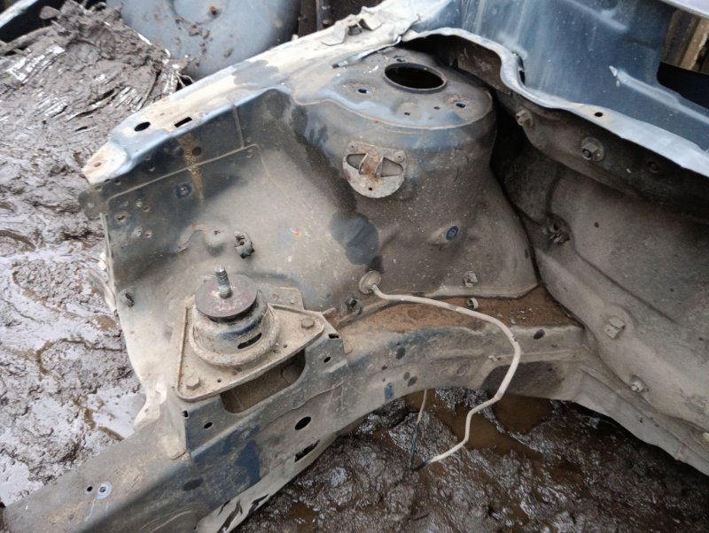 Лонжерон передний правый