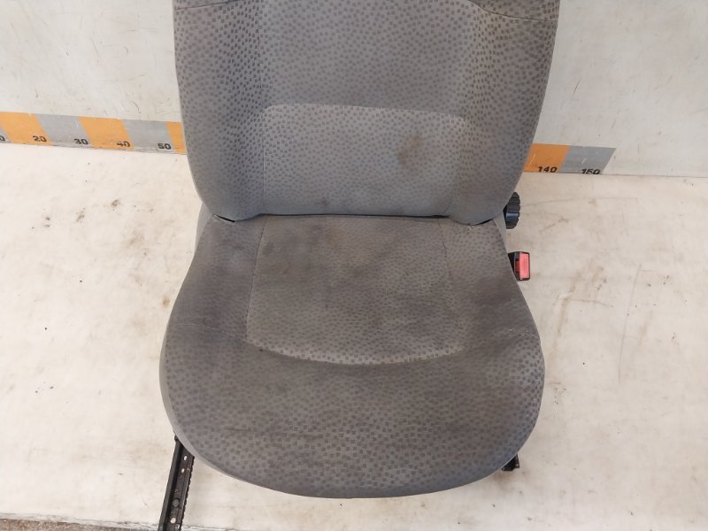 Сиденье переднее правое