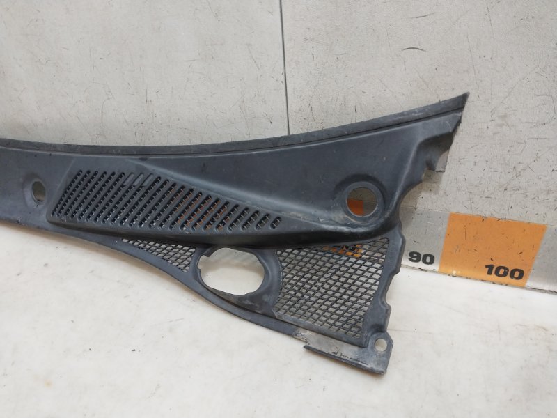 Планка под лобовое стекло