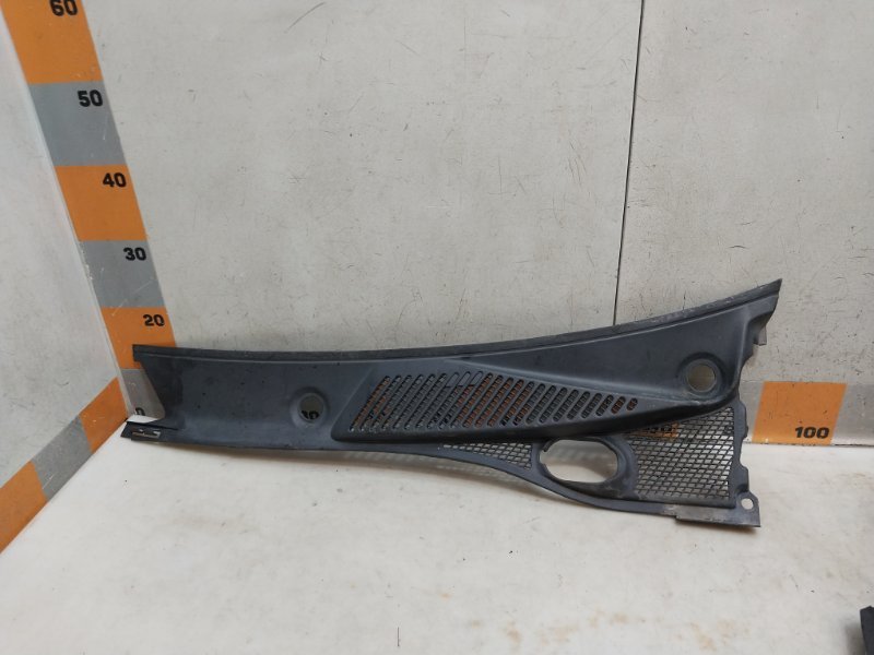 Планка под лобовое стекло