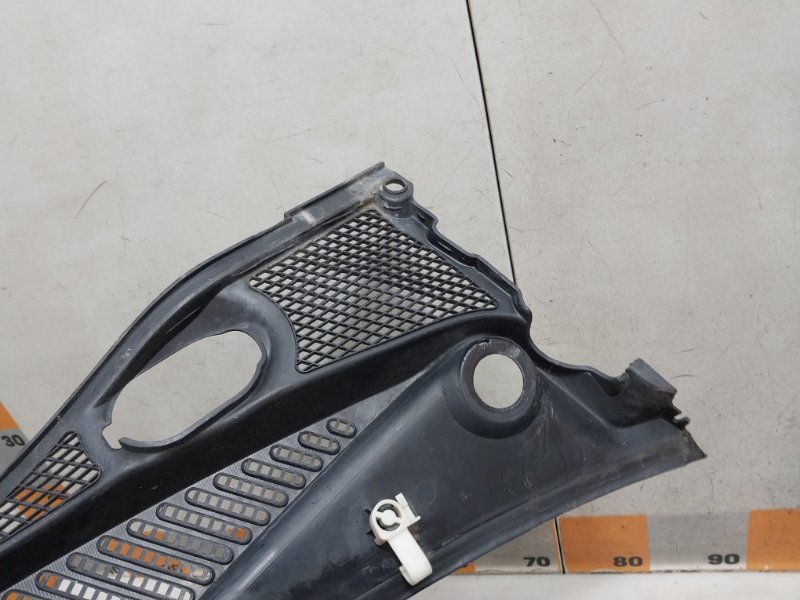 Планка под лобовое стекло