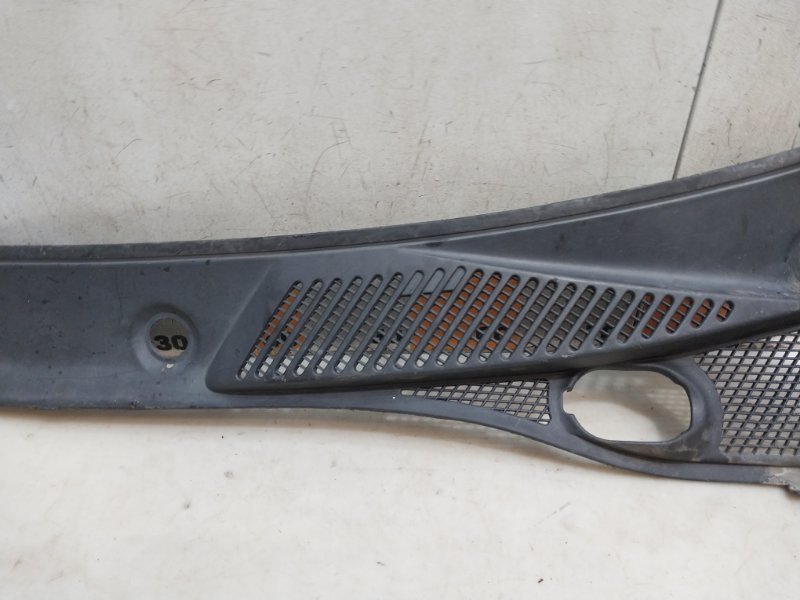 Планка под лобовое стекло