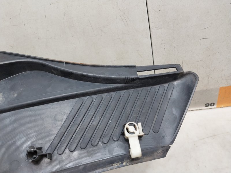 Планка под лобовое стекло