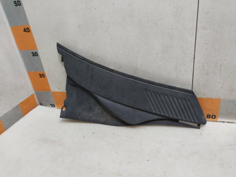 Планка под лобовое стекло