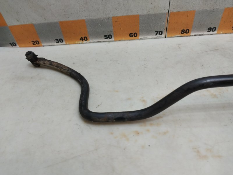 Стабилизатор передний