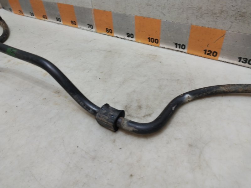 Стабилизатор передний