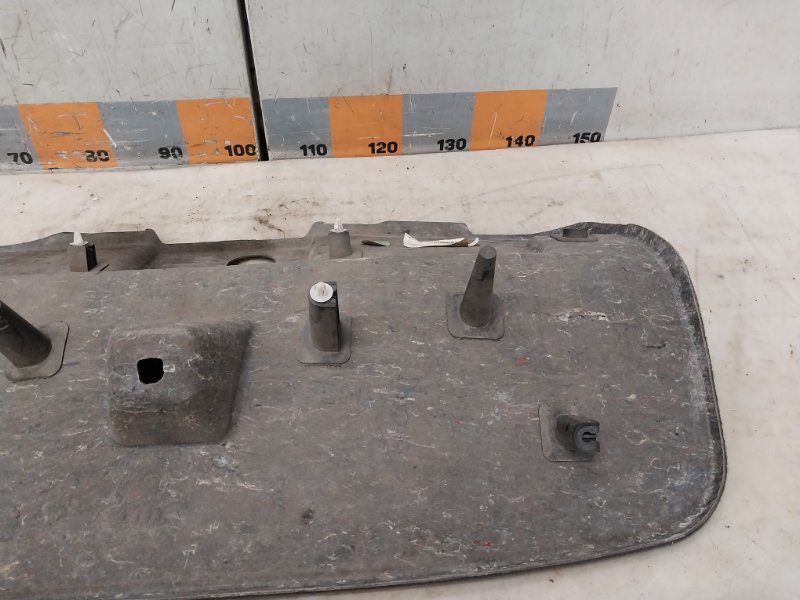 Обшивка крышки багажника