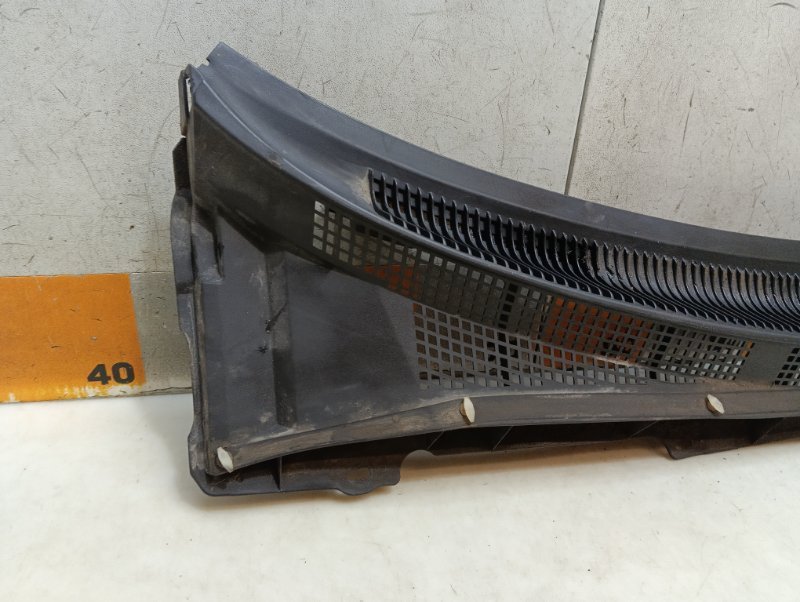 Планка под лобовое стекло