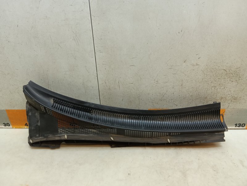 Планка под лобовое стекло