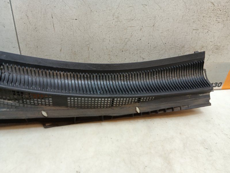 Планка под лобовое стекло