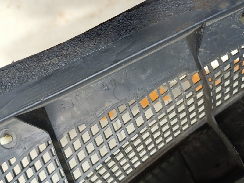 Планка под лобовое стекло