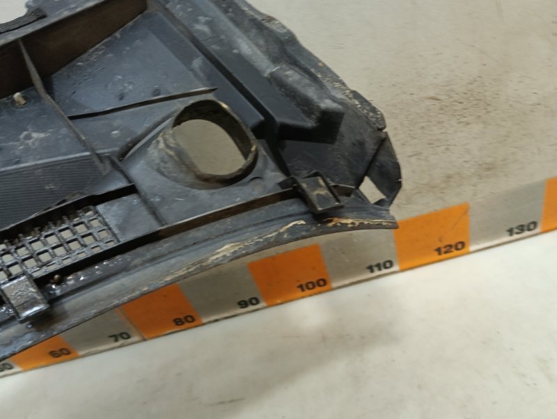 Планка под лобовое стекло