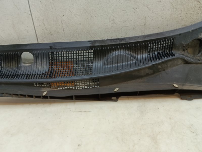 Планка под лобовое стекло