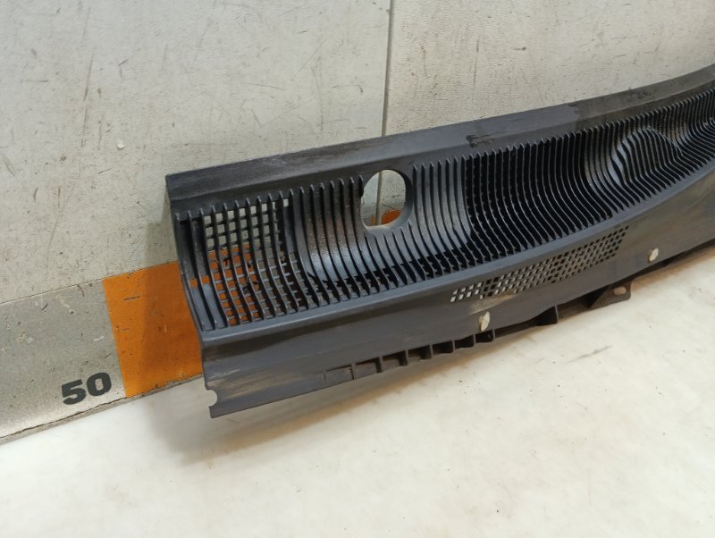 Планка под лобовое стекло