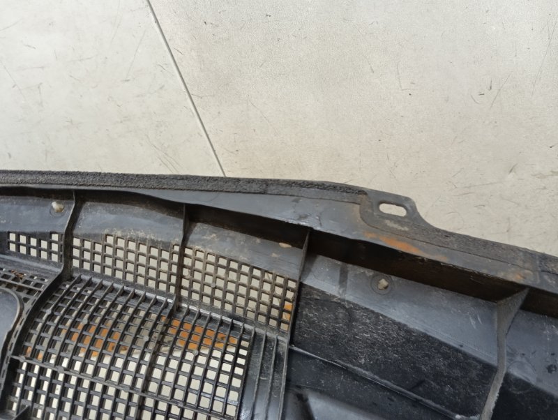 Планка под лобовое стекло