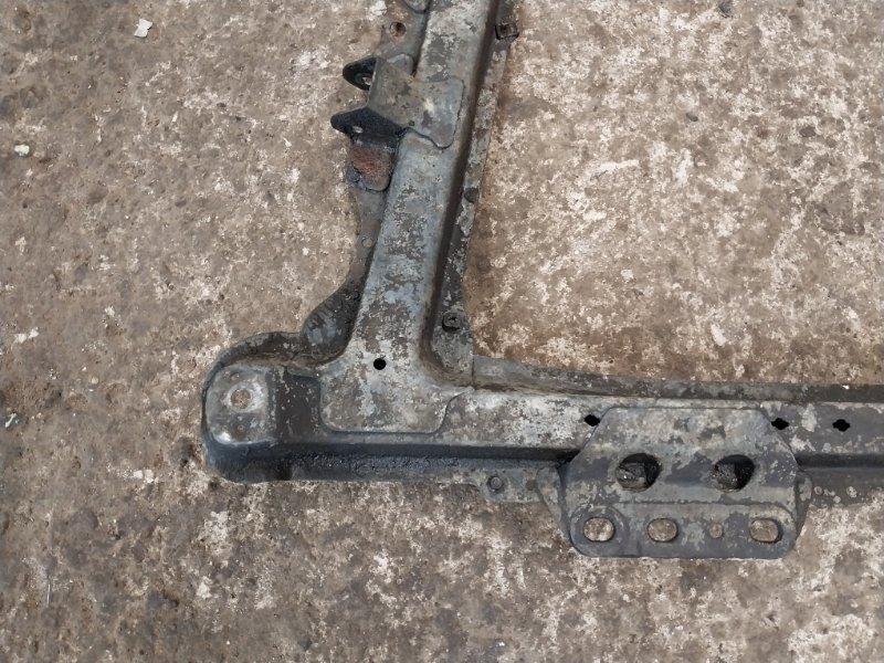 Балка подмоторная