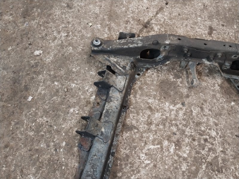 Балка подмоторная