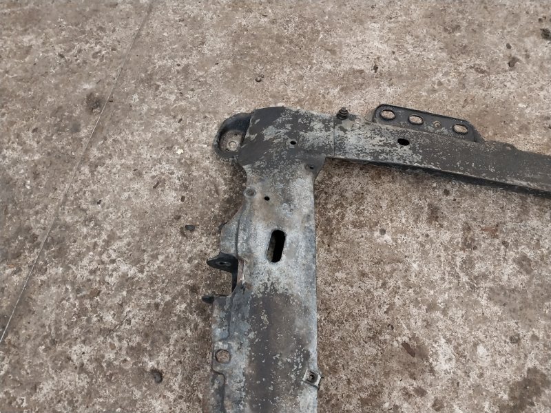 Балка подмоторная