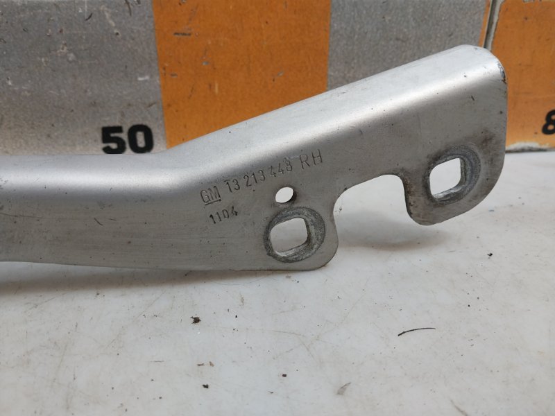 Петля капота правая