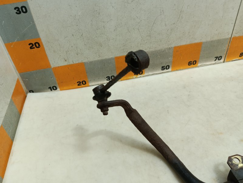 Стабилизатор передний