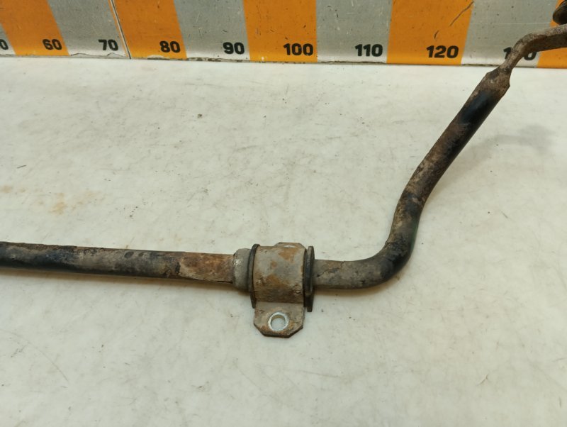 Стабилизатор передний