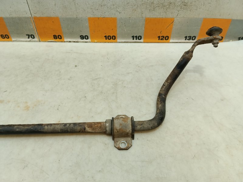 Стабилизатор передний