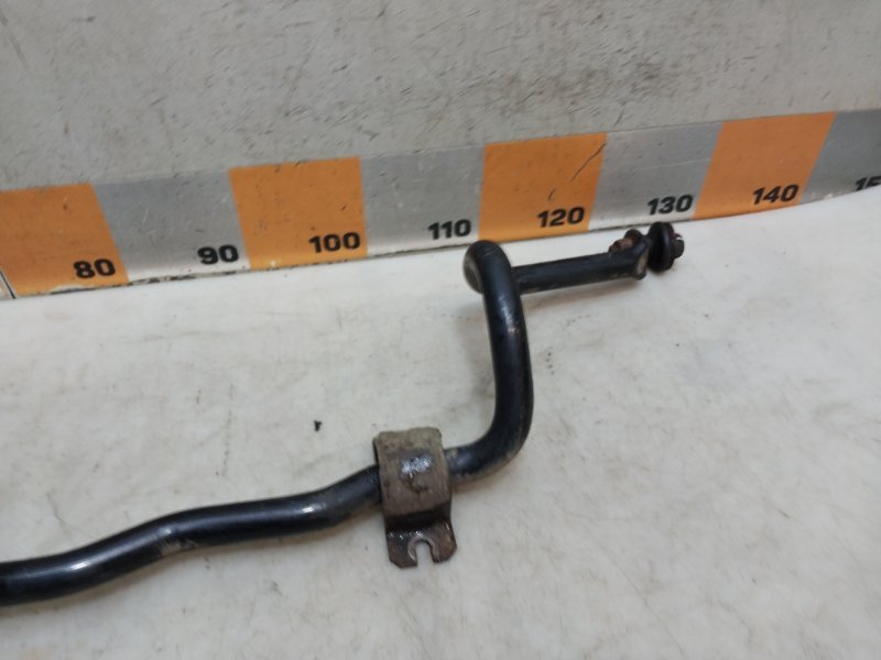 Стабилизатор передний