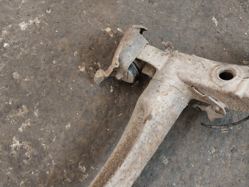 Балка задняя