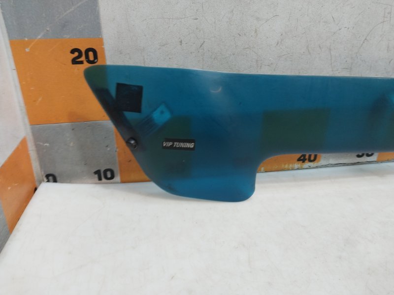 Дефлектор капота