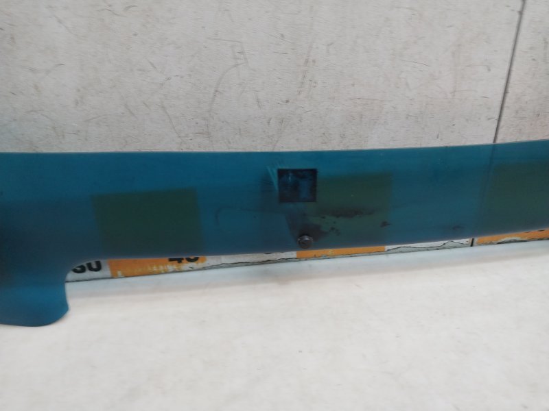 Дефлектор капота