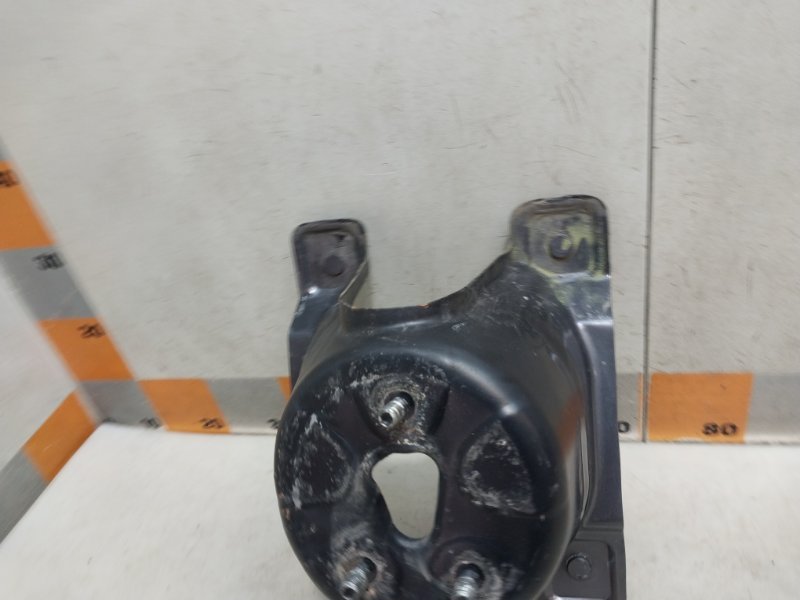 Кронштейн крепления запасного колеса