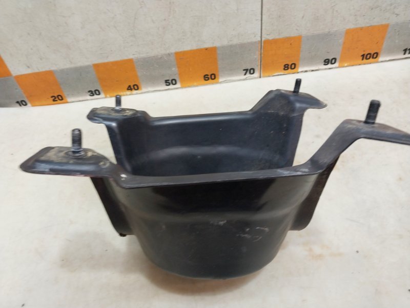 Кронштейн крепления запасного колеса