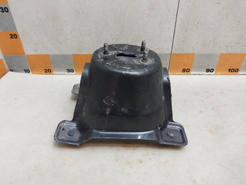 Кронштейн крепления запасного колеса