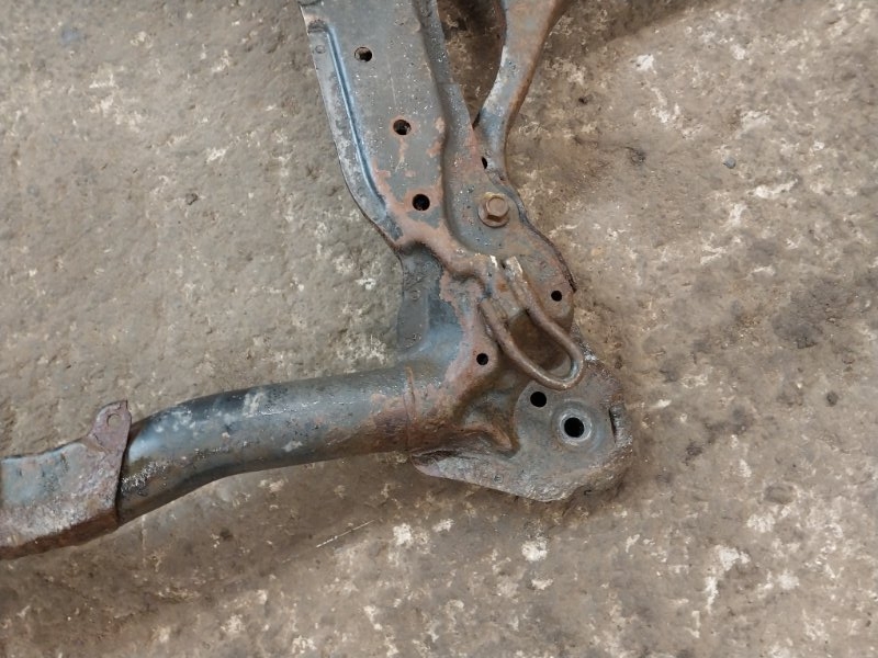 Балка подмоторная