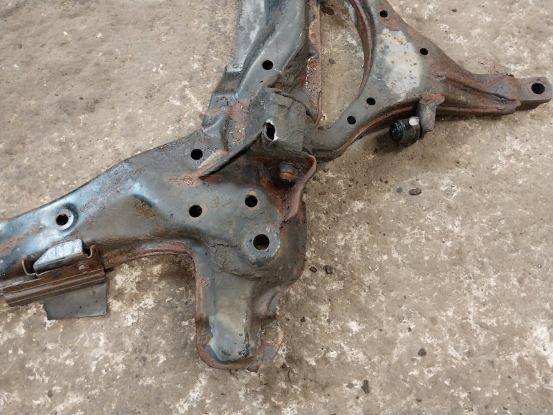 Балка подмоторная