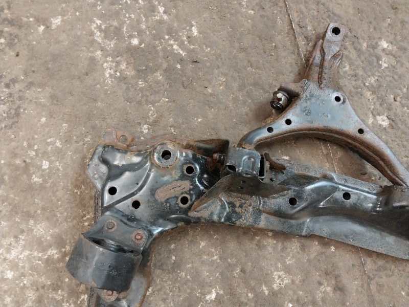 Балка подмоторная