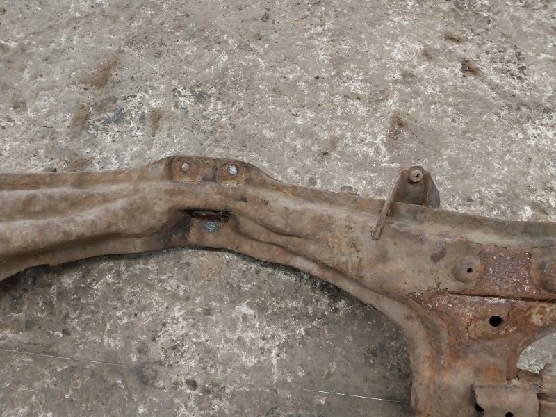 Балка задняя